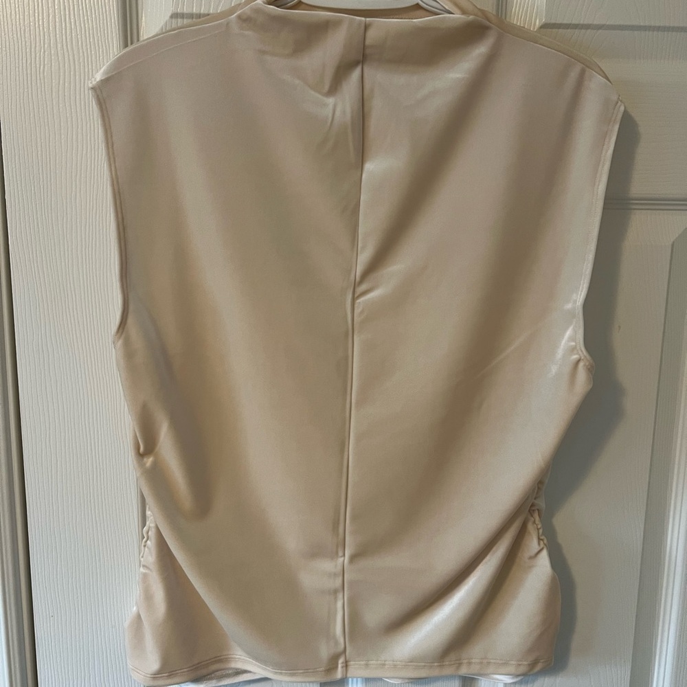 Ladies Top - Picture 4 of 6